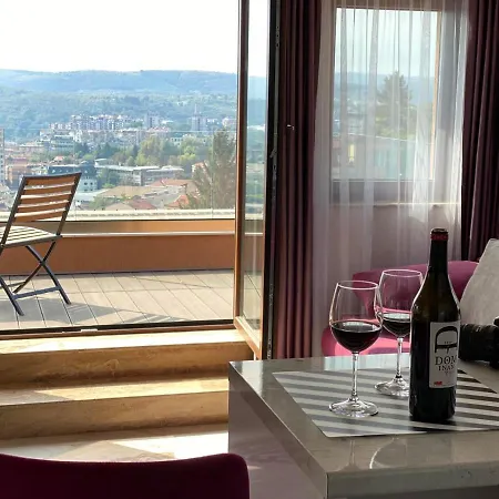 Amazing View And Cozy Atmosphere Veliko Tŭrnovo Exterior photo